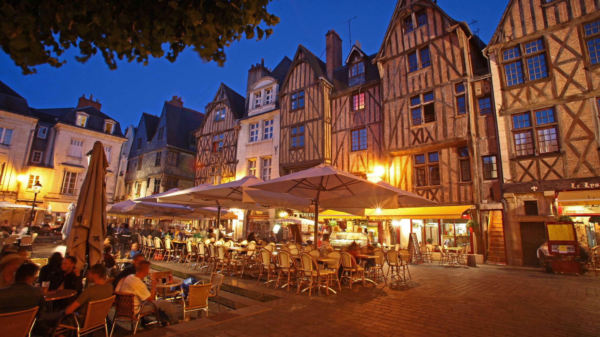 Place "Plum" ou Place Plumereau à Tours