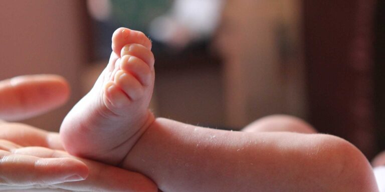 Rééducation du pied du nourrisson : De la simple malposition au Pied Bot Varus Equin Rééducation du pied du nourrisson : De la simple malposition au Pied Bot Varus Equin